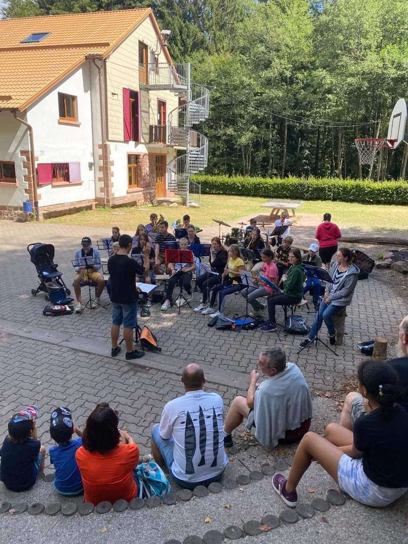 L'orchestre des jeunes lors de leur week-end musical à Salm.